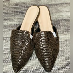 Women’s flats